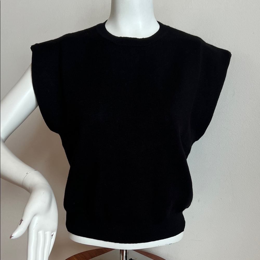 Anthropology Eesome Classic Black Knit sleeveless knit Top Womens medium NWT